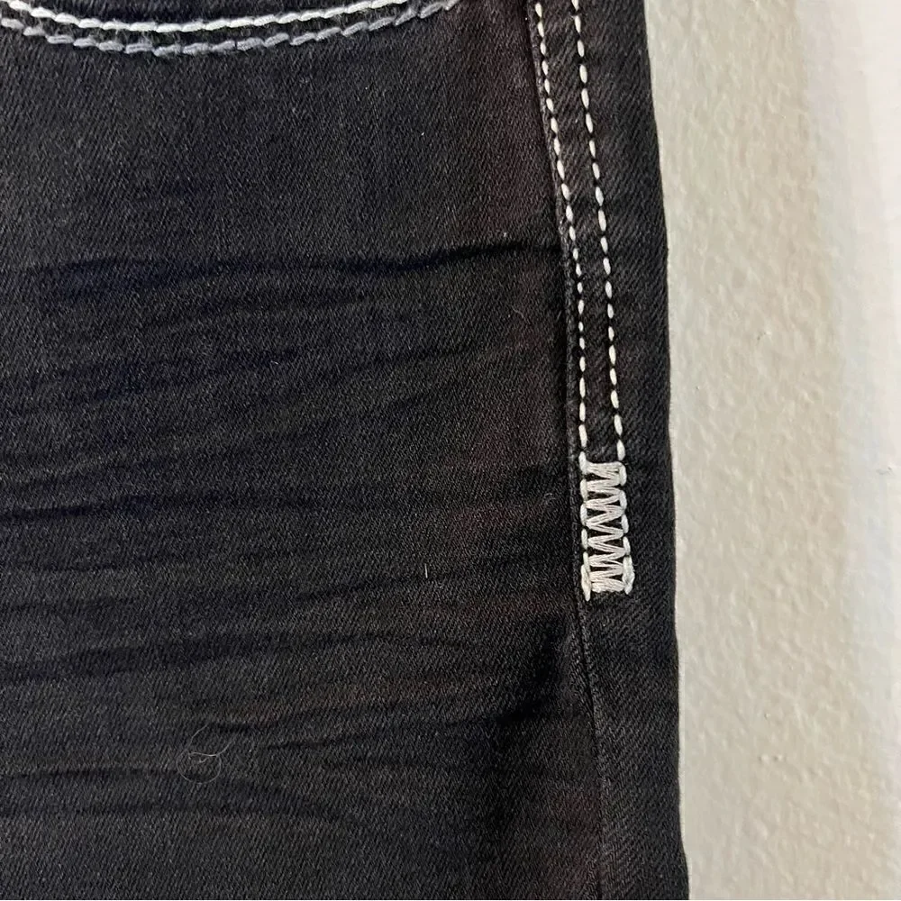 NWT Seven7 Rodeo Short Size 6 Black Denim 5” Inseam Crafted Stitches